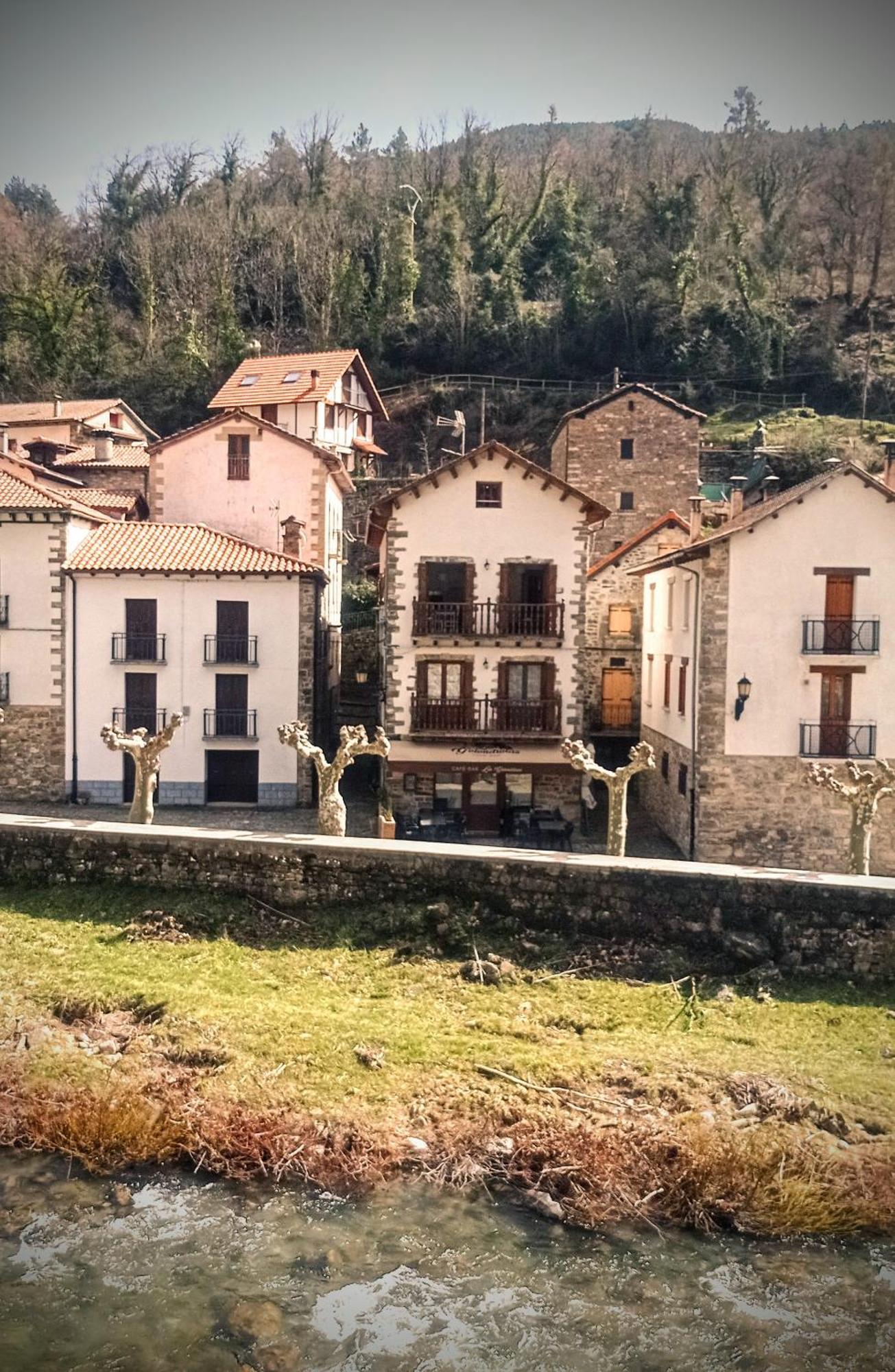 Albergue Armaia Artepea Urzainqui ภายนอก รูปภาพ